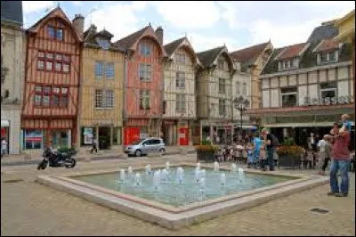 Dans quel département se trouve la ville de Troyes ?