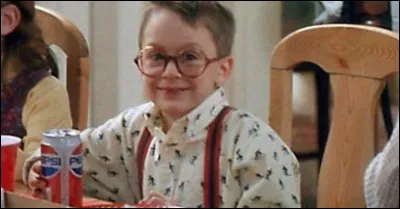 Ce personnage, qui joue le cousin de Kevin dans les deux films, a un lien, dans la vraie vie, avec Macaulay Culkin ! Quel est-il ?