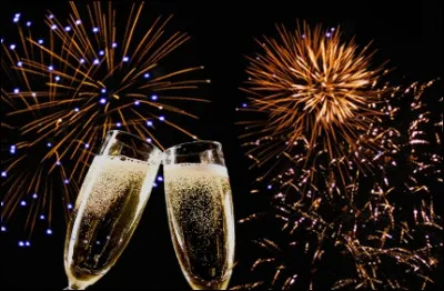 Je lève mon verre pour remercier le membre Fahrenheit pour sa présence parmi nous. Je ne retiendrai jamais son pseudo ! Que signifie-t-il d'ailleurs ?