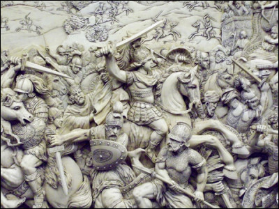 Cette bataille s'est déroulée le 1er octobre 331 av. J.-C : c'est l'affrontement décisif entre l'armée d'Alexandre le Grand et celle du roi de Perse Darius III. Alexandre, victorieux, entre ensuite dans Babylone : c'est ...