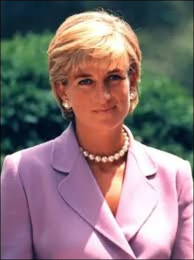Diana Spencer est morte à l'âge de 36 ans, lors d'un accident de voiture dans un tunnel à Paris.