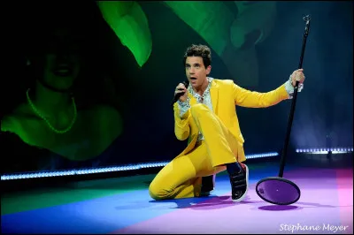 Il participe aussi à la révélation de...