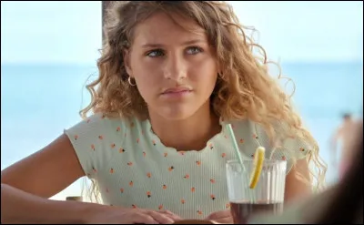 Qui sont les deux meilleurs amis de Lou dans DNA ?