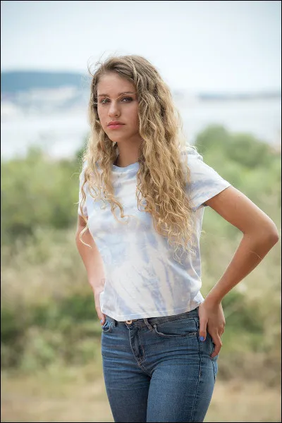 Combien de chansons sort-elle en 2017 ?