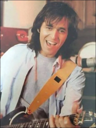 Combien de disques a-t-il vendus (albums solos) ?