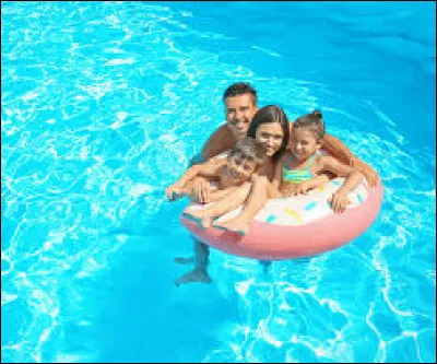 À combien êtes-vous dans la piscine en général ?
