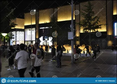 Est-ce que Pékin a un accès à la mer ?