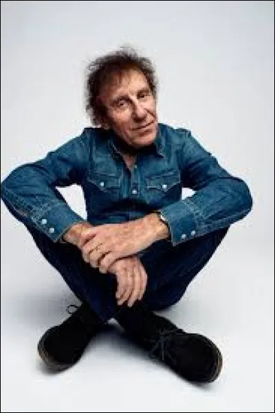 Qui chante "Foule sentimentale" ?