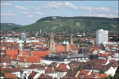 Dans quel pays se situe Heilbronn, ville de 120 000 habitants ?