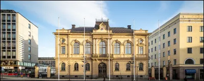 Dans quel pays se trouve H&auml;meenlinna, ville de 68 000 habitants situ&eacute;e sur les bords du lac Vanajavesi ?