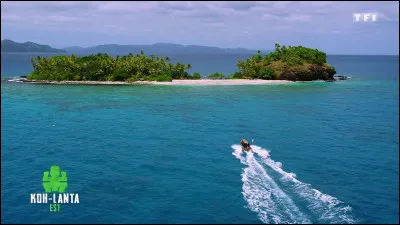 Combien de fois la tribu de l'Est est-elle allée sur l'îlot de l'exil ?