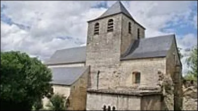 Vous avez sur cette image l'église Saint-Pierre-ès-Liens de Frayssinet. Commune Lotoise, elle se situe en région ....