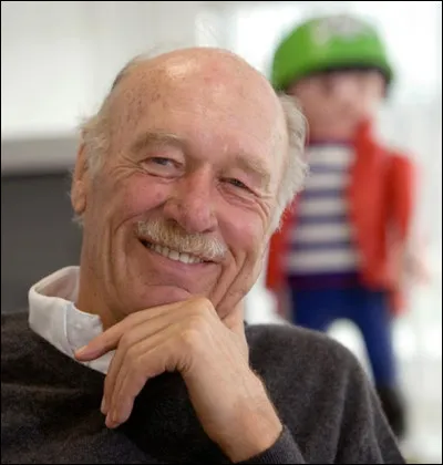 Qui était l'associé du créateur ?