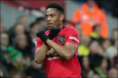 Il a participé à l'Euro 2016 avec l'équipe de France.