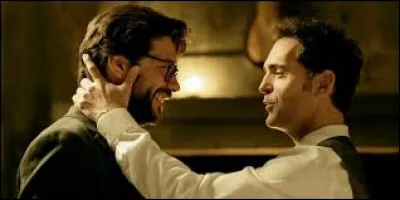 Quel lien de parenté entretient-il avec le professeur ?