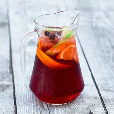 Quelle boisson ap&eacute;ritive &agrave; base de vin rouge poss&egrave;de une AOP en Espagne et au Portugal ?