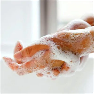 Quel ustensile de soin du corps est l'h&eacute;ritier de l'escurette moyen&acirc;geuse ?