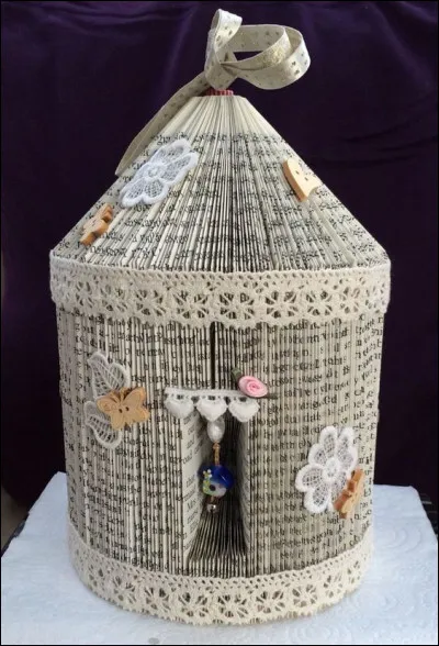 Dans ses "élucubrations", qui le chanteur Antoine voulait-il mettre en cage à Medrano, dans les années Yéyé ?