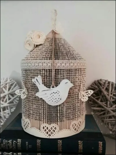 Qui est l'auteur des vers "Pour peindre le portrait d'un oiseau, peindre d'abord une cage" ?