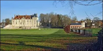 Nous terminons notre balade avec cette vue du château, de l'orangerie et du colombier de Vendeuvre-sur-Barse. Ville du Grand-Est, en Champagne humide, elle se situe dans le département ...