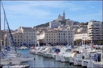 Complétez encore : C'est pas la capitale...