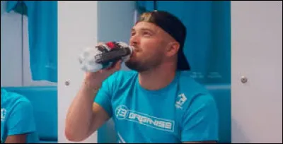 Qui chante ces paroles : "Ah, ah, poto, que pasa, ah, ah, dans la cabesa" ?