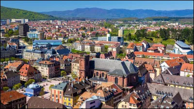 Est-ce que Belfort a un accès à la mer ?