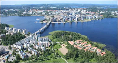 Jyv&auml;skyl&auml;, peupl&eacute;e de 140 000 habitants est une ville de ...