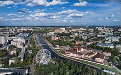 Ville russe de 400 000 habitants, situ&eacute;e &agrave; 250 km au nord-est de Moscou :