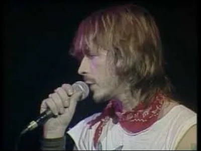 Qui chantait "Mistral gagnant" ?