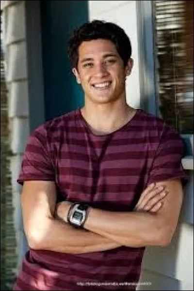 Qui est la petite copine de Zac ?