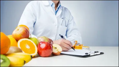 Ce professionnel élabore les menus de chaque pensionnaire en fonction de leur régime. Quel est le métier correspondant ?