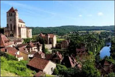 Où se situe le village de Saint-Cirq-Lapopie ?