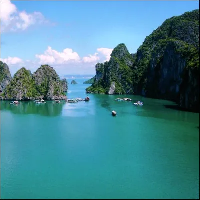 Quelle baie du Vietnam a &eacute;t&eacute; &eacute;lue parmi les sept merveilles de la nature ?