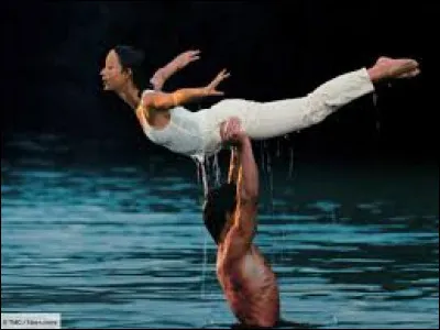Le film "Dirty Dancing" réunit Patrick Swayze et Jennifer Grey.