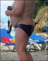 Il avait un peu d'e... bo... point.