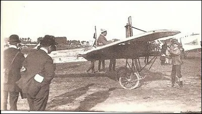 Quel est le tout premier a&eacute;rodrome &agrave; avoir &eacute;t&eacute; install&eacute; d&egrave;s la cr&eacute;ation de l'aviation ?