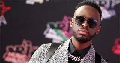 Comment s'appelle son 1er album solo ?