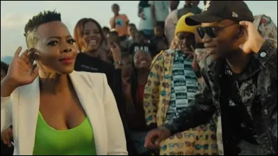 Cochez le clip sur la photo :