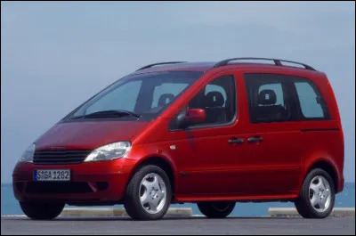 Autre manière de voir le véhicule à vocation familiale, ce ludospace souffre d'un design qui a mal vieilli en une vingtaine d'années. Comment s'appelle ce ludospace ?