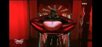 Qui était déguisée en bouche et a été démasquée en deuxième ?