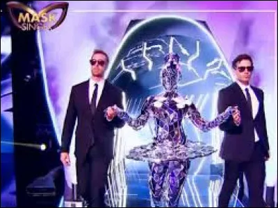 Pour la première fois dans Mask Singer, une star internationale fait son entrée. Qui était cette star déguisée en ballerine ?