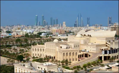 Indépendance  En quelle année le Bahreïn obtint-il l'indépendance britannique de facto ?