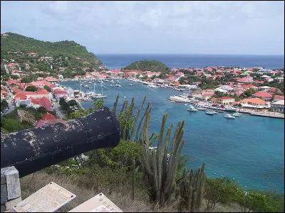 Saint-Barthélemy - Trouvez-moi le nom de l'ouragan qui a ravagé cette île en septembre 2017.