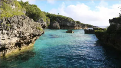 Selon les dernières données de 2018, combien y a-t-il d'habitants à Niue ?
