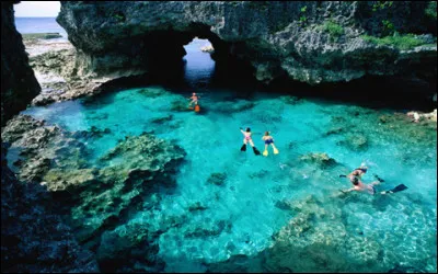 Quels sont, en moyenne, le mois le plus chaud et le plus frais à Niue ?