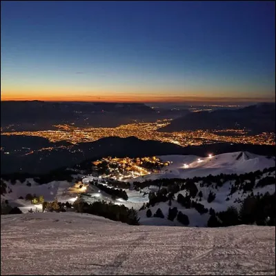 Sur quelle ville aurez-vous cette vue plongeante si vous êtes à Chamrousse ?