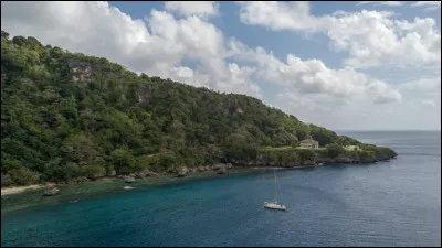 Le climat de l'île est...