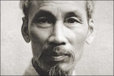 Hô Chi Minh-Ville située au sud du Vietnam est la ville la plus peuplée du pays. 
Hô Chi Minh est un tristement célèbre communiste qui était le leader du mouvement indépendantiste du Vietnam, né le 19 mai 1890 et mort à Hanoï, mais quelle est donc l'année de sa mort ?