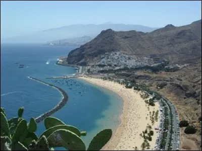 Quelles sont les deux capitales de cet archipel ?